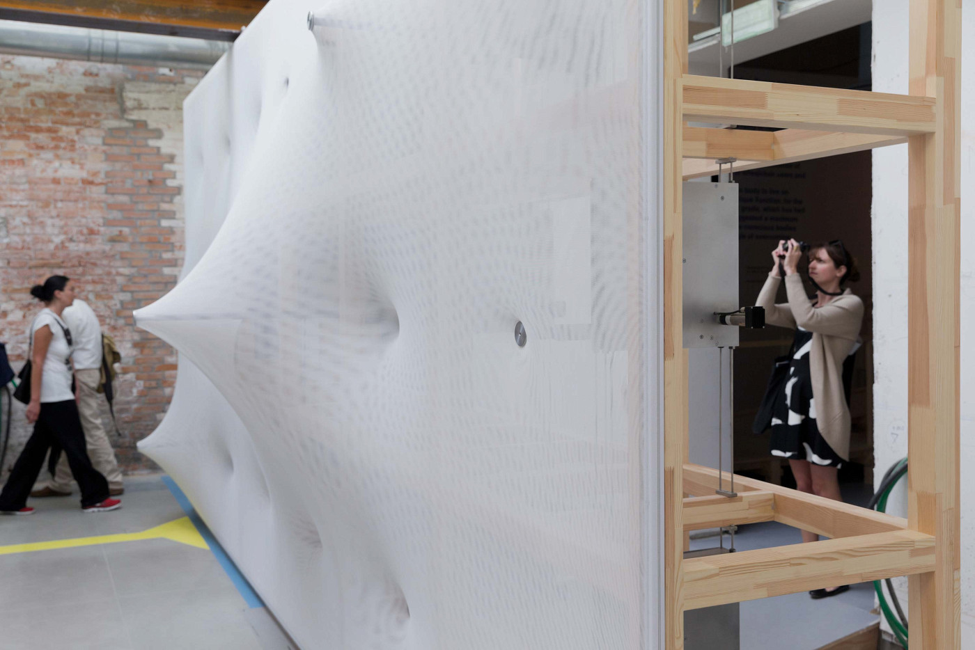 Kinetic Wall - Venice Architecture Biennale 2014 | Barkow Leibinger
